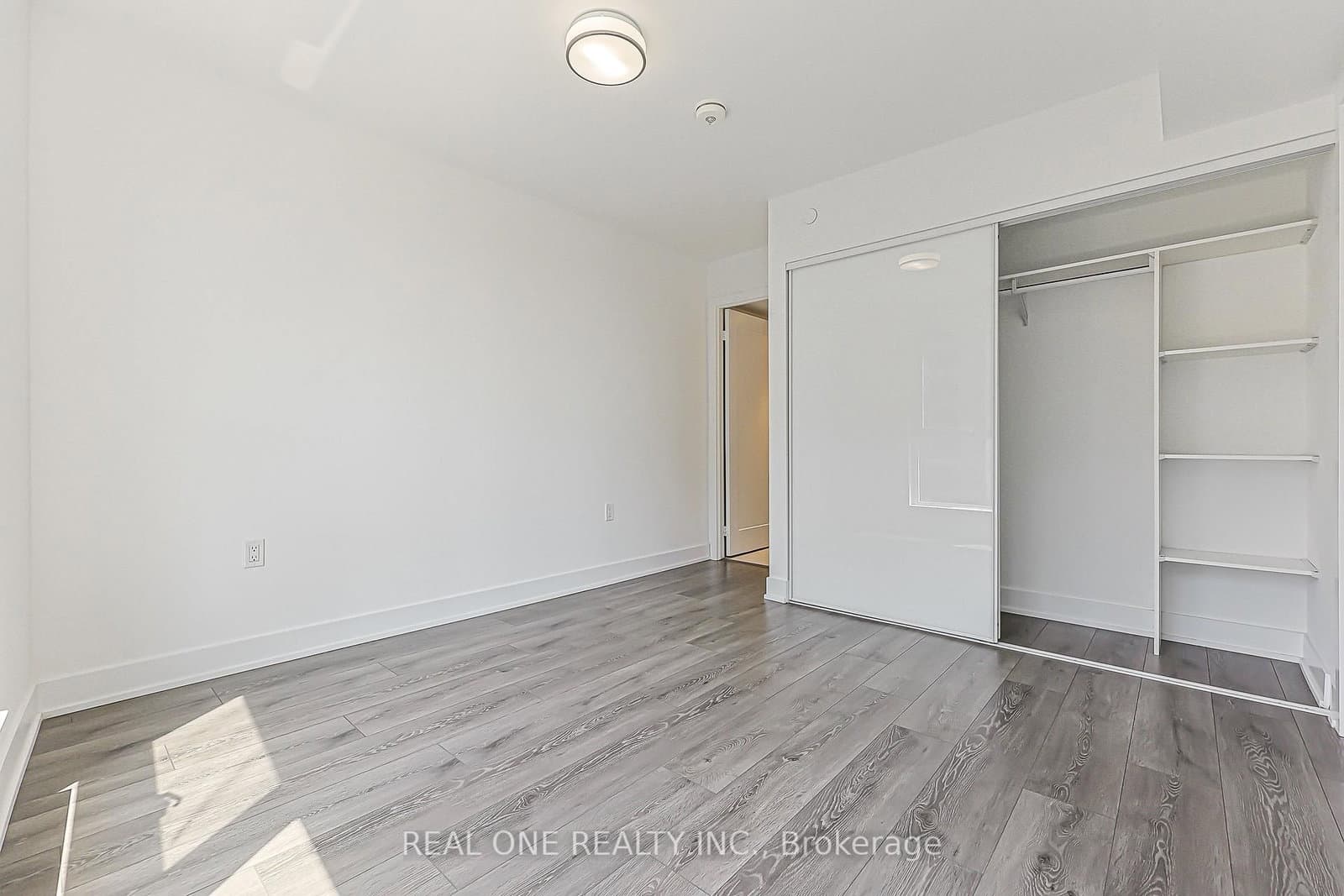 585 Bloor Street E, Unit 821 thumbnail 25