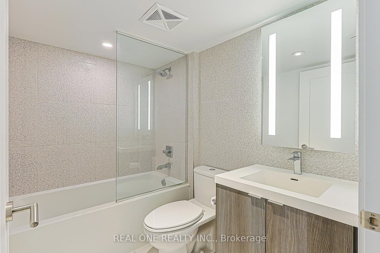 585 Bloor Street E, Unit 821 thumbnail 30
