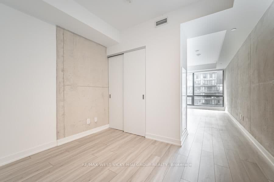 458 Richmond Street W, Unit 806 thumbnail 16