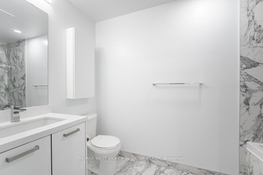458 Richmond Street W, Unit 806 thumbnail 21