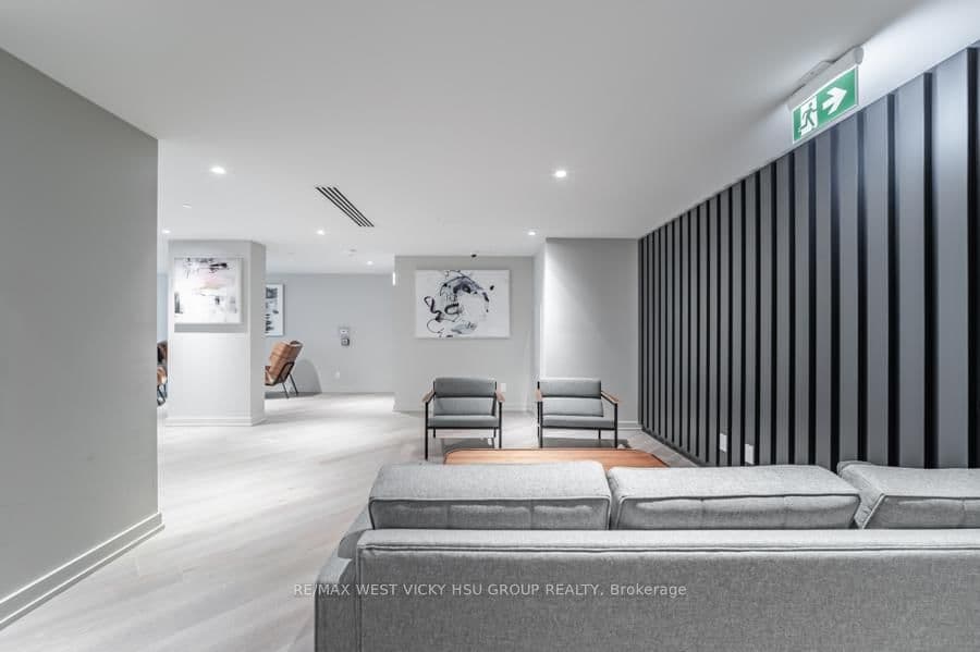 458 Richmond Street W, Unit 806 thumbnail 25
