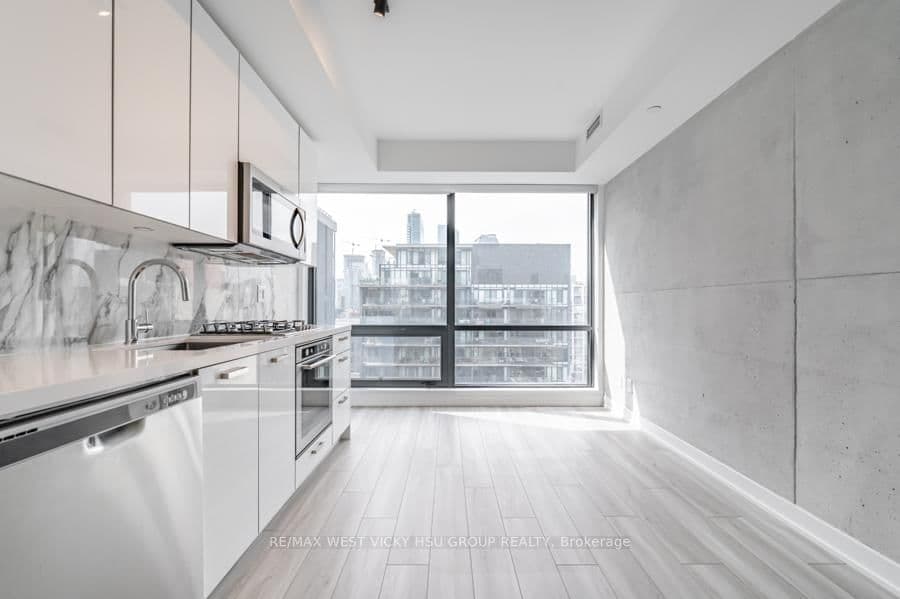 458 Richmond Street W, Unit 806 thumbnail 5