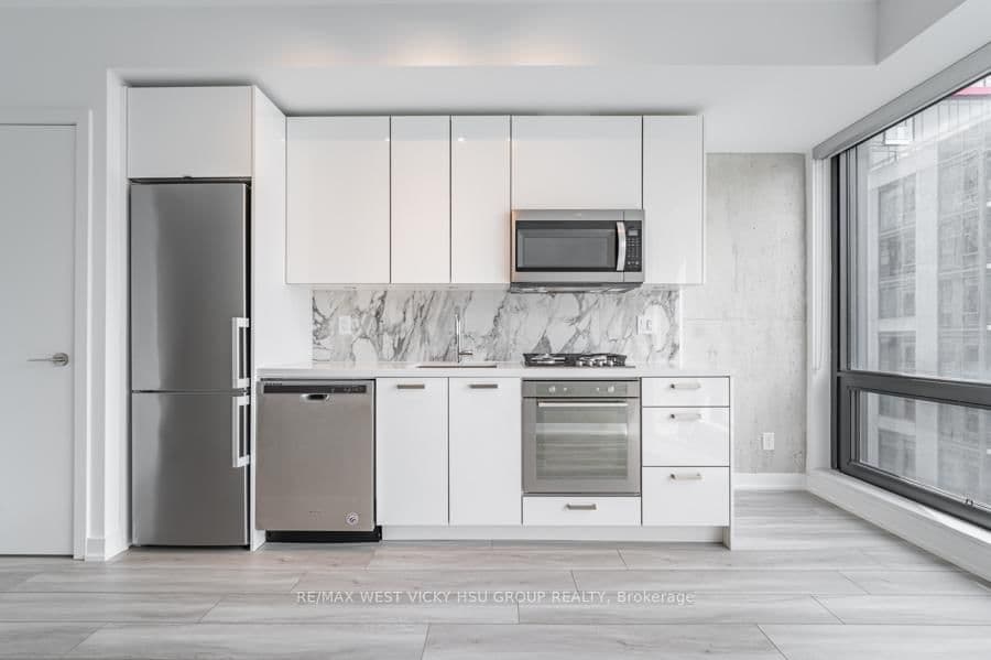 458 Richmond Street W, Unit 806 thumbnail 6