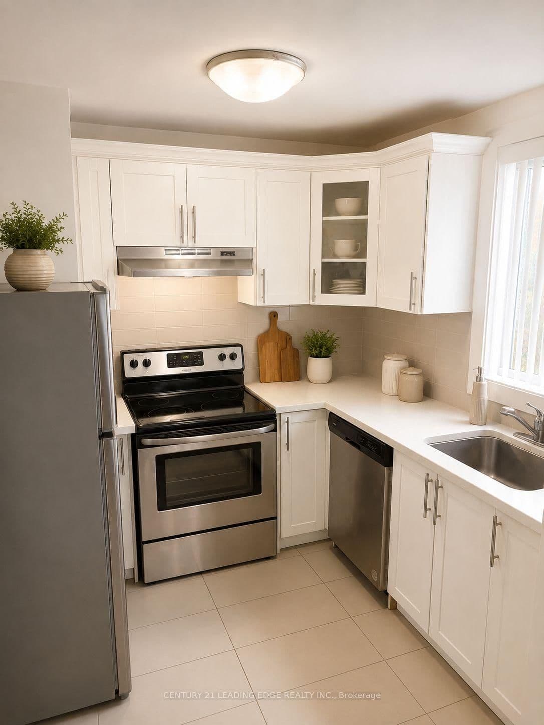 103 Avenue Road, Unit 112 thumbnail 2