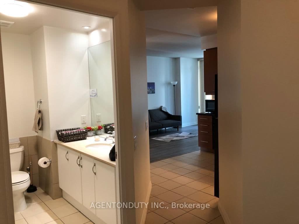 1121 Bay Street, Unit 701 thumbnail 13