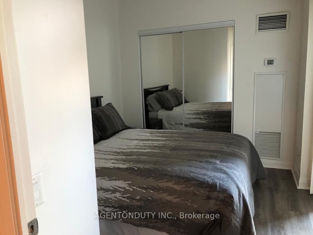 1121 Bay Street, Unit 701 thumbnail 19