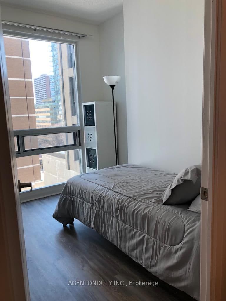 1121 Bay Street, Unit 701 thumbnail 20