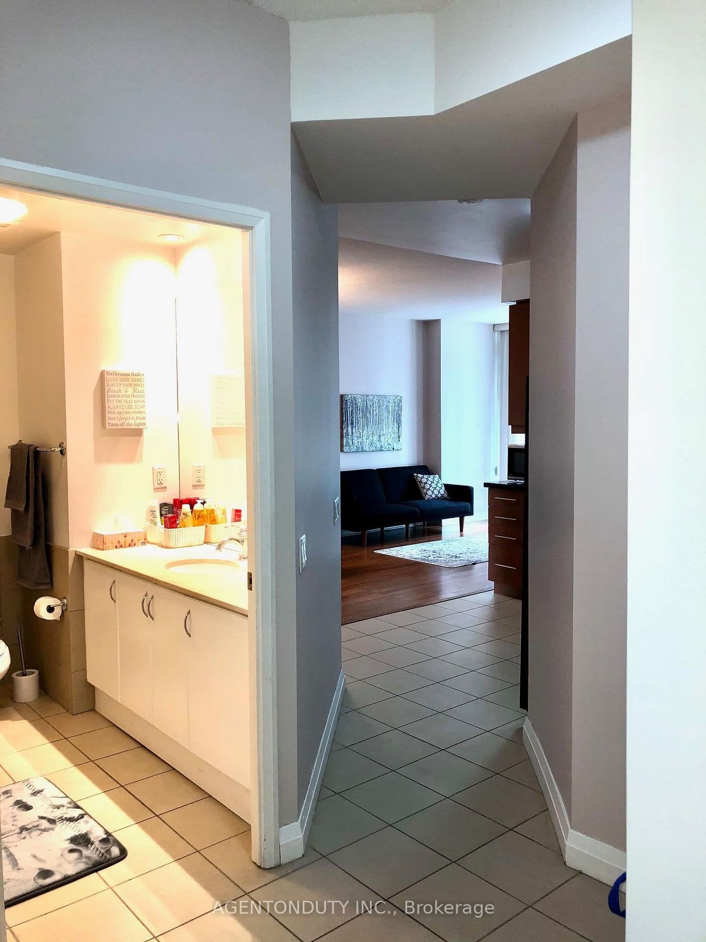 1121 Bay Street, Unit 701 thumbnail 24