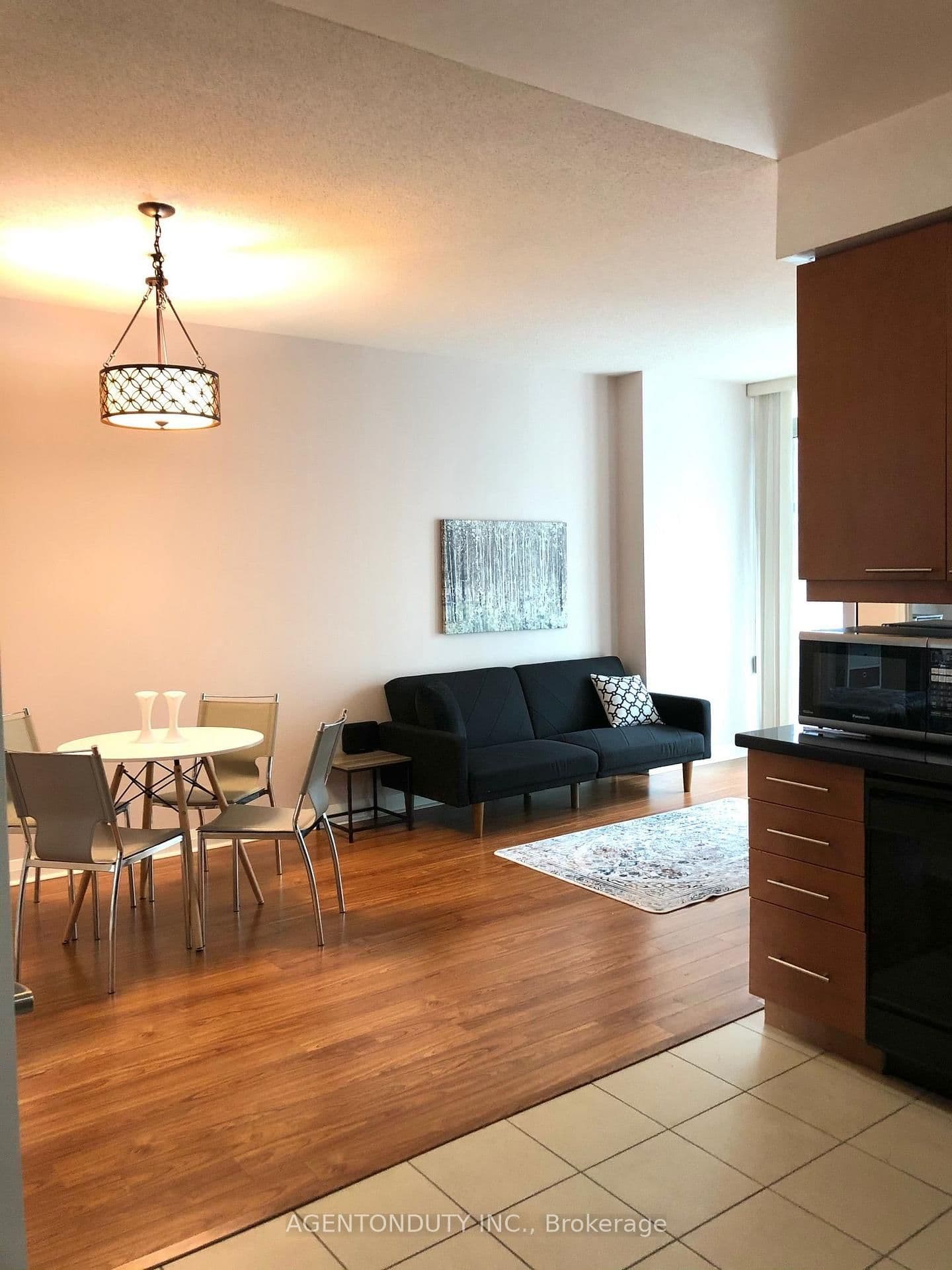 1121 Bay Street, Unit 701 thumbnail 4