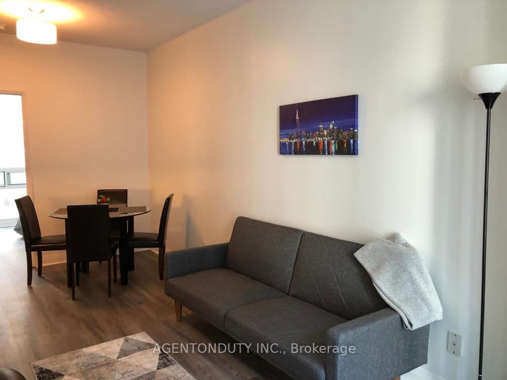 1121 Bay Street, Unit 701 thumbnail 5