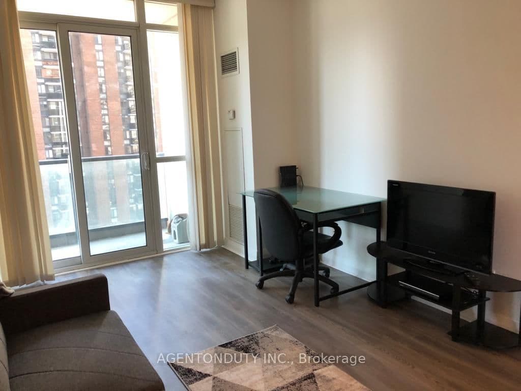 1121 Bay Street, Unit 701 thumbnail 9