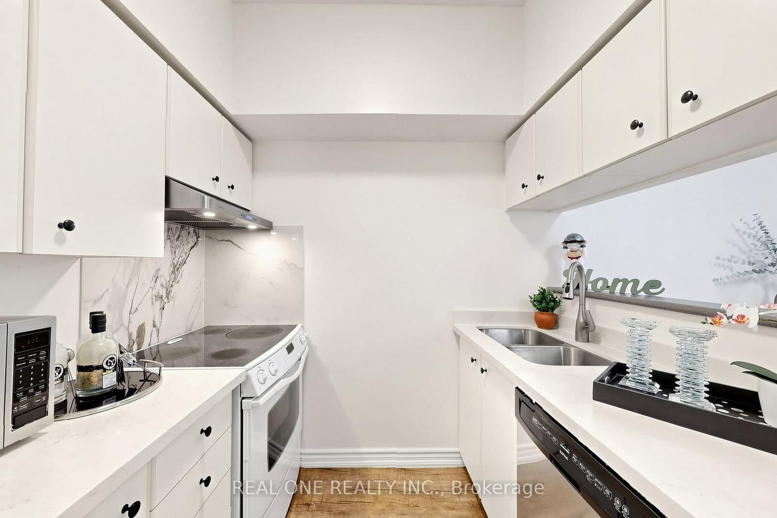 24 Wellesley Street W, Unit 306 thumbnail 19