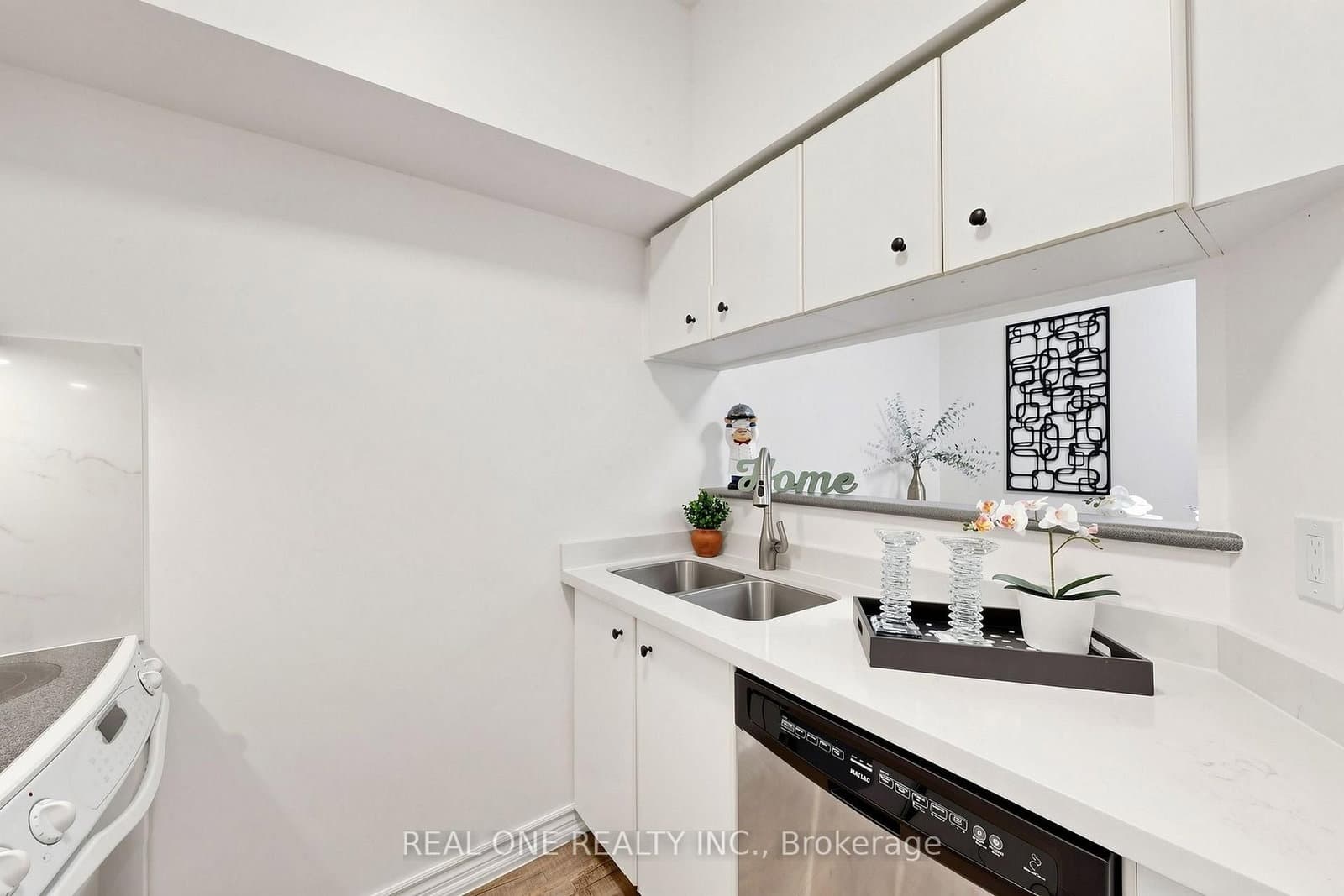 24 Wellesley Street W, Unit 306 thumbnail 20
