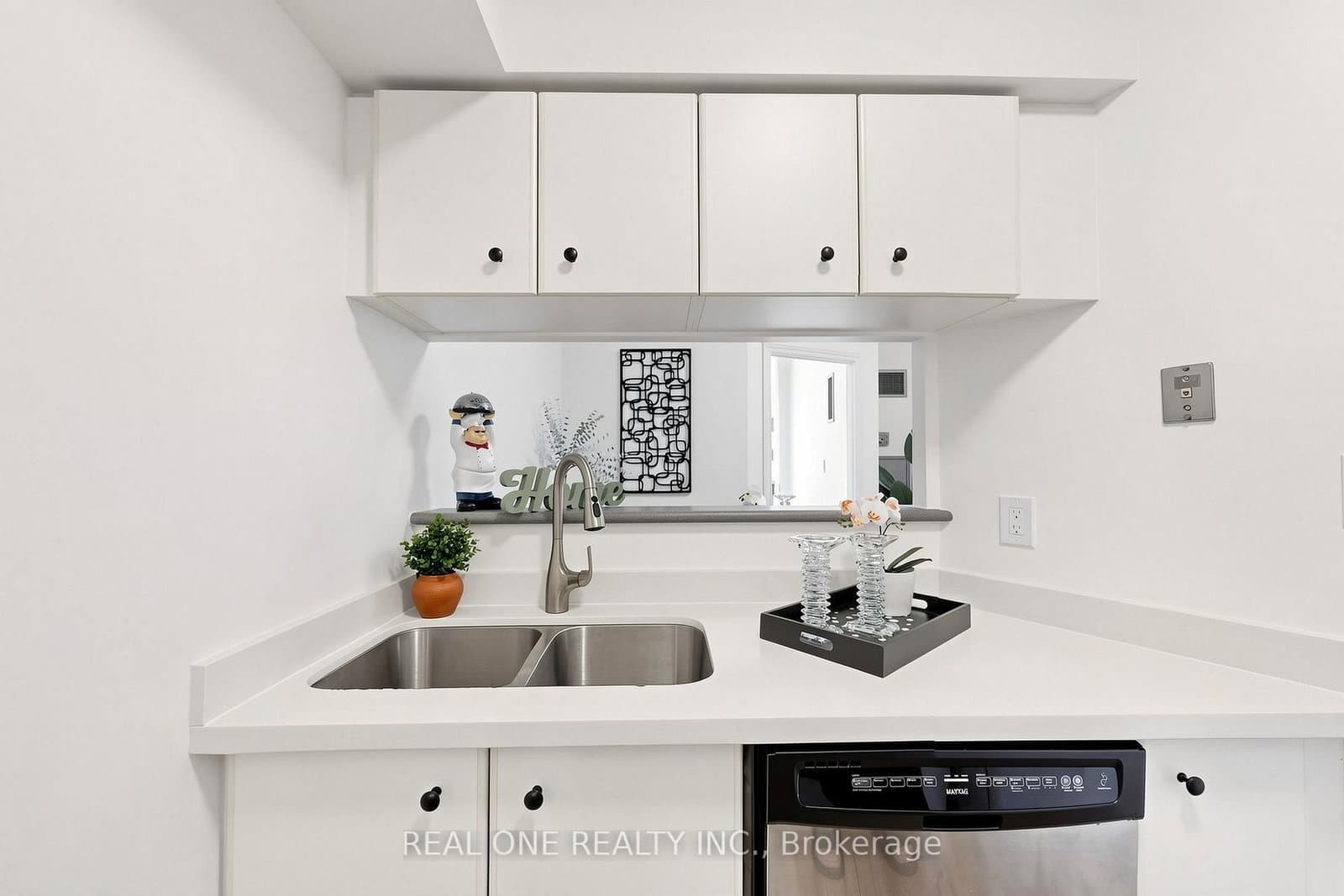 24 Wellesley Street W, Unit 306 thumbnail 23