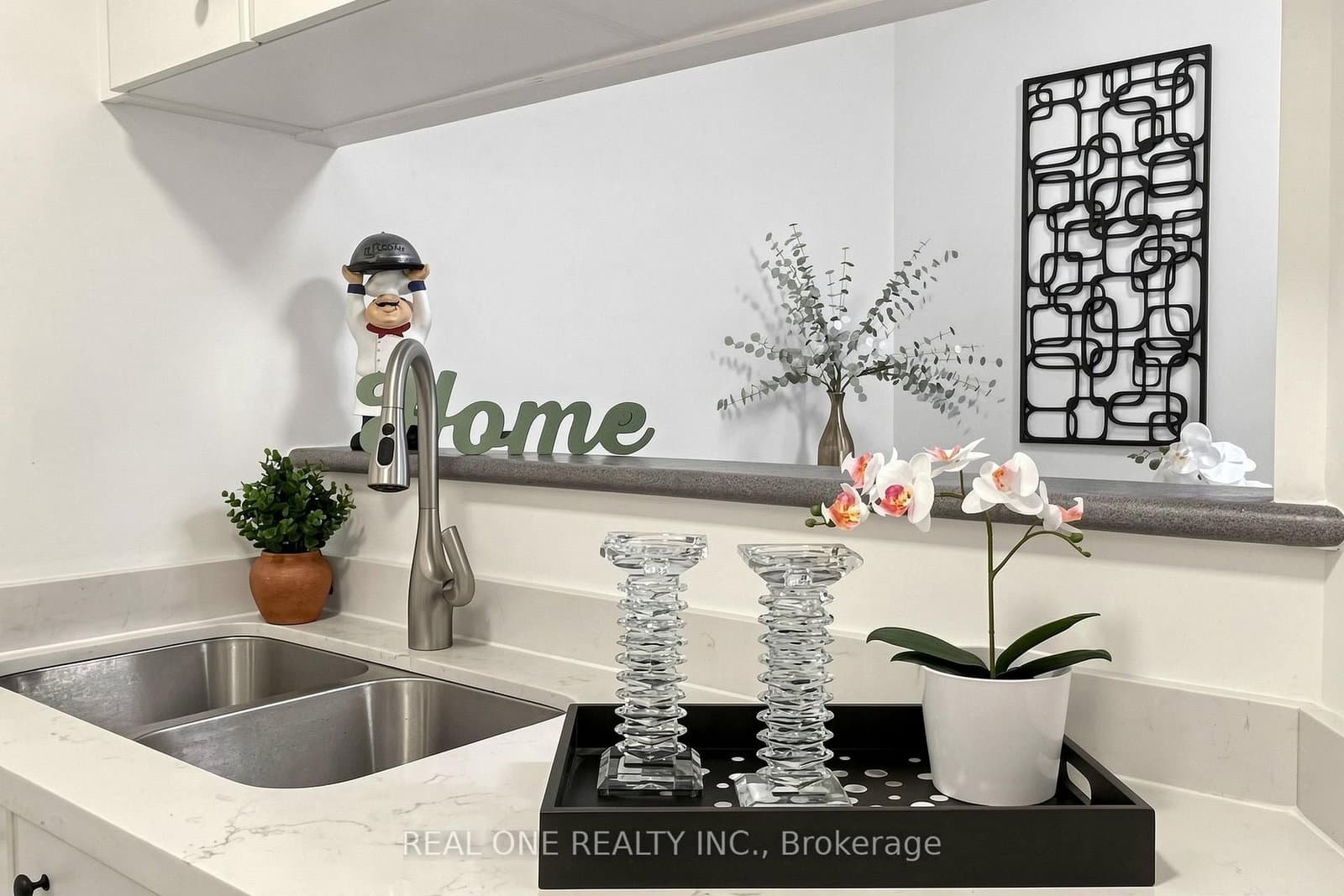 24 Wellesley Street W, Unit 306 thumbnail 24