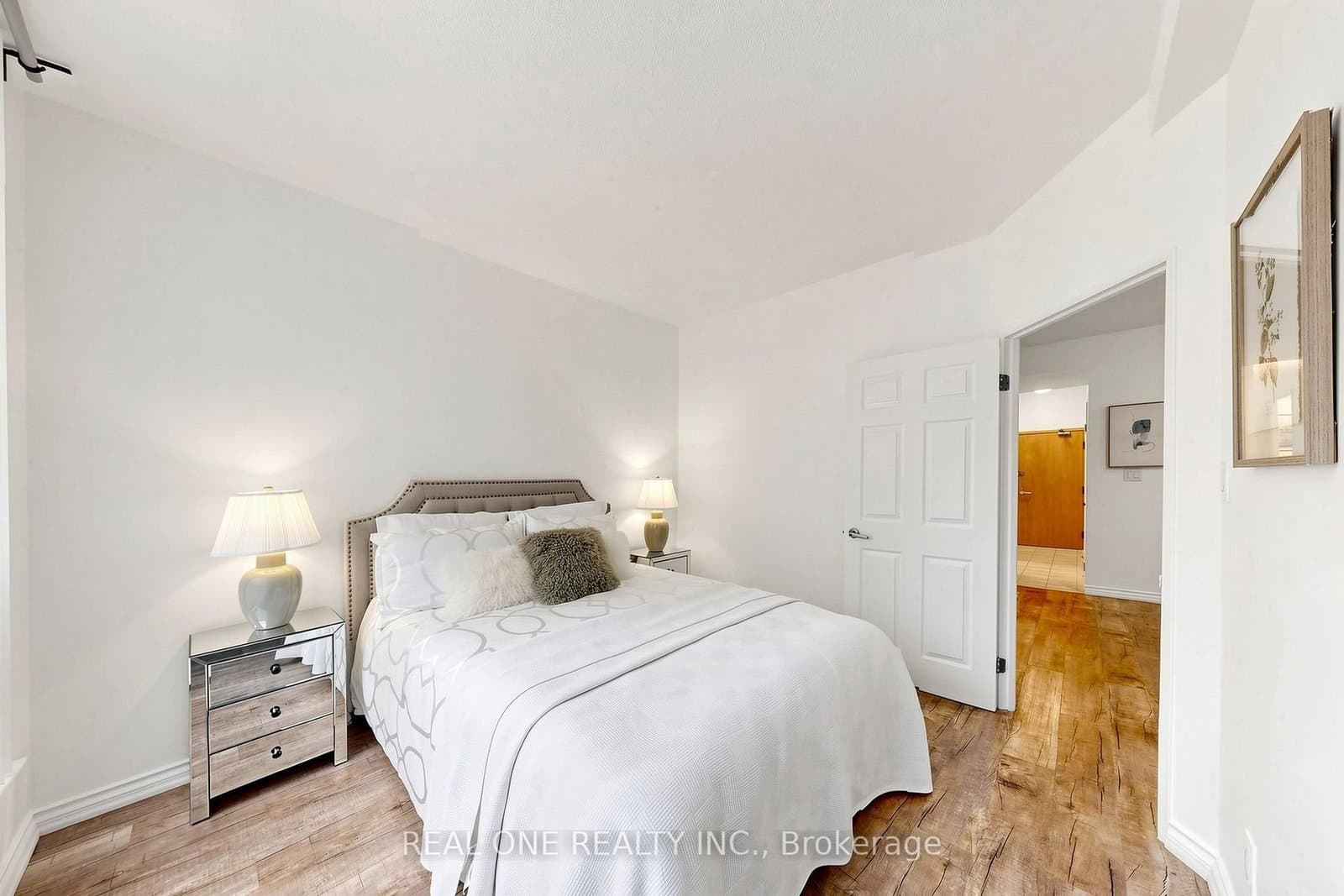 24 Wellesley Street W, Unit 306 thumbnail 30
