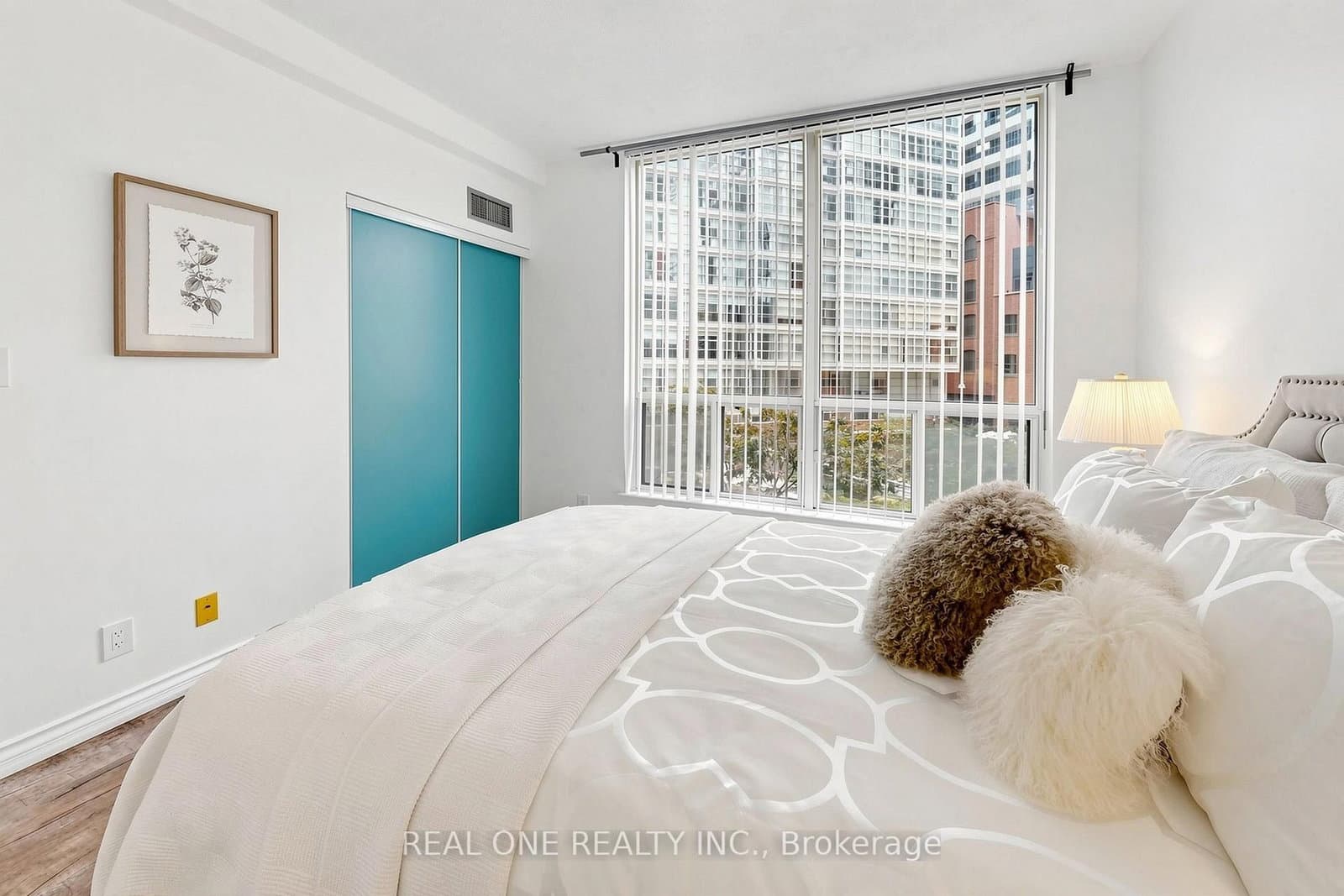24 Wellesley Street W, Unit 306 thumbnail 31