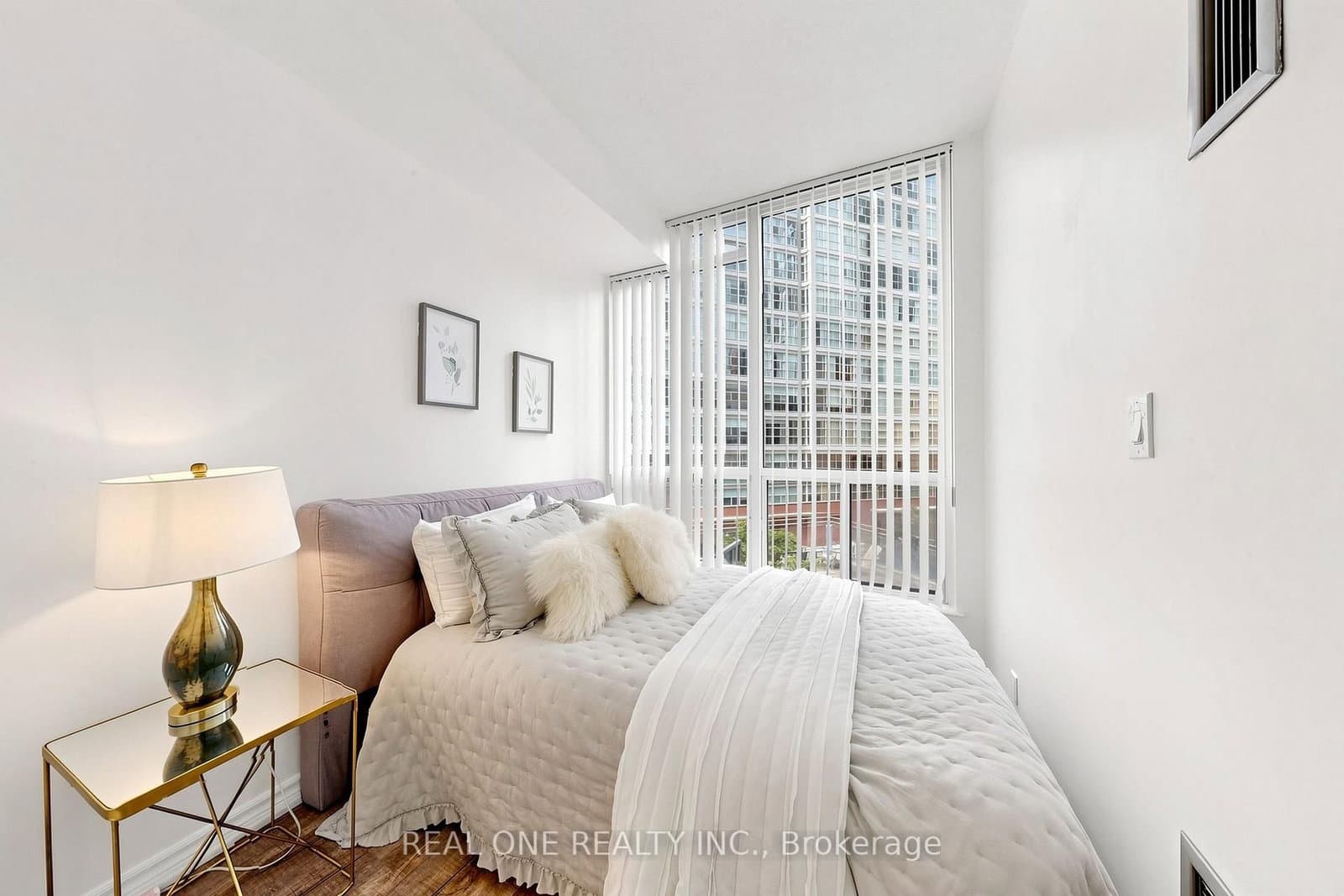 24 Wellesley Street W, Unit 306 thumbnail 34