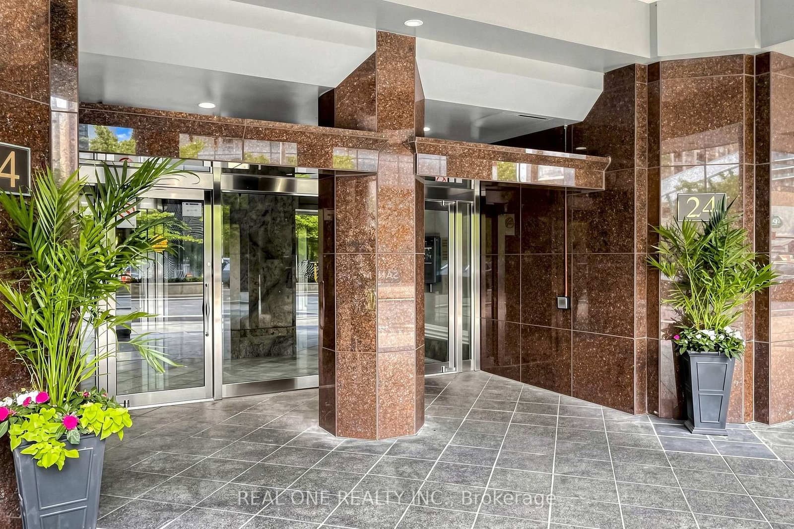 24 Wellesley Street W, Unit 306 thumbnail 6