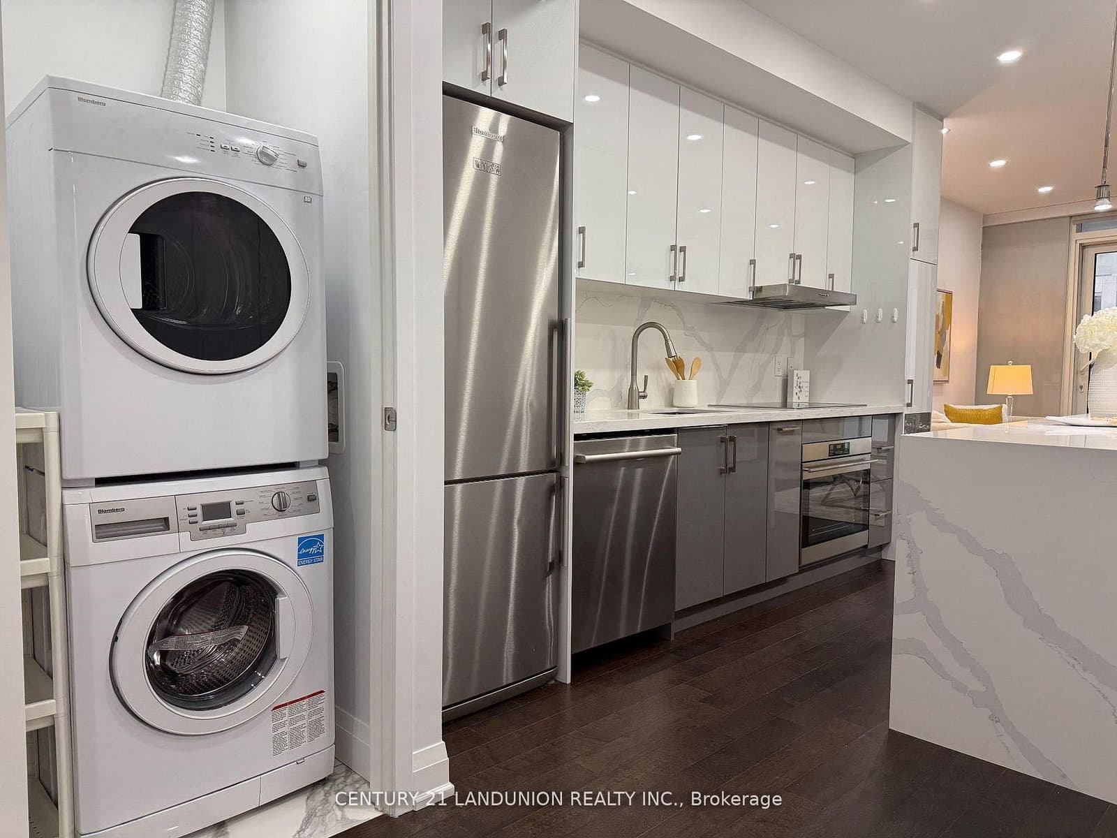 1 Bloor Street E, Unit 1508 thumbnail 26