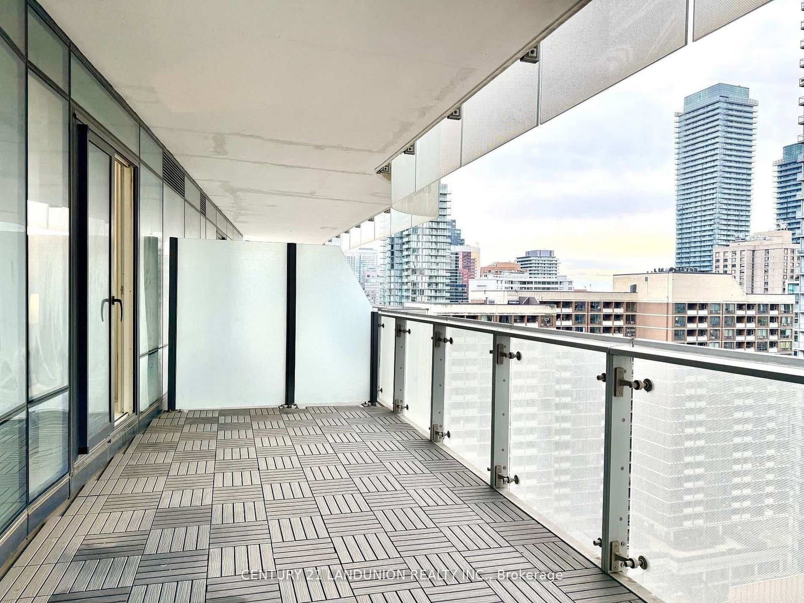 1 Bloor Street E, Unit 1508 thumbnail 27