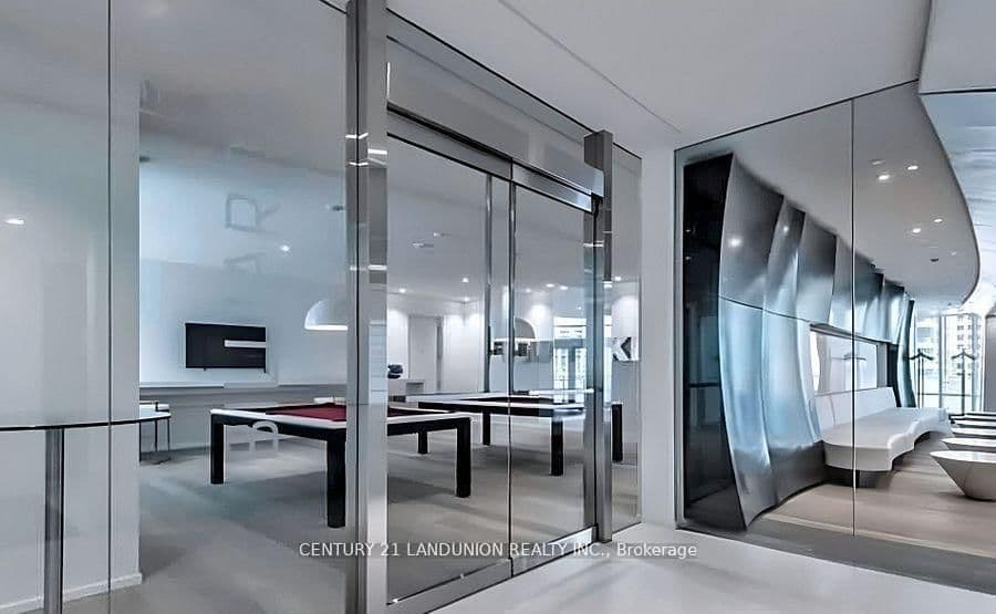 1 Bloor Street E, Unit 1508 thumbnail 37
