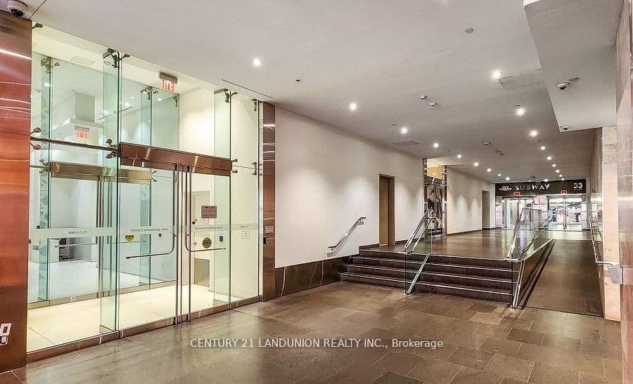 1 Bloor Street E, Unit 1508 thumbnail 39