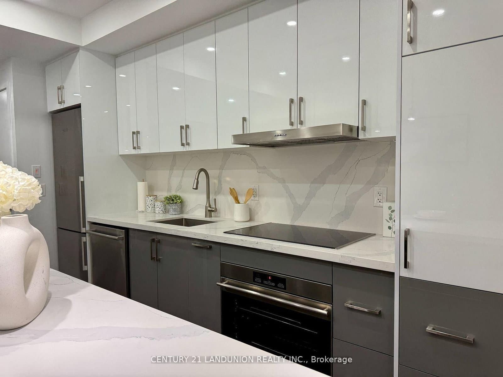 1 Bloor Street E, Unit 1508 thumbnail 6