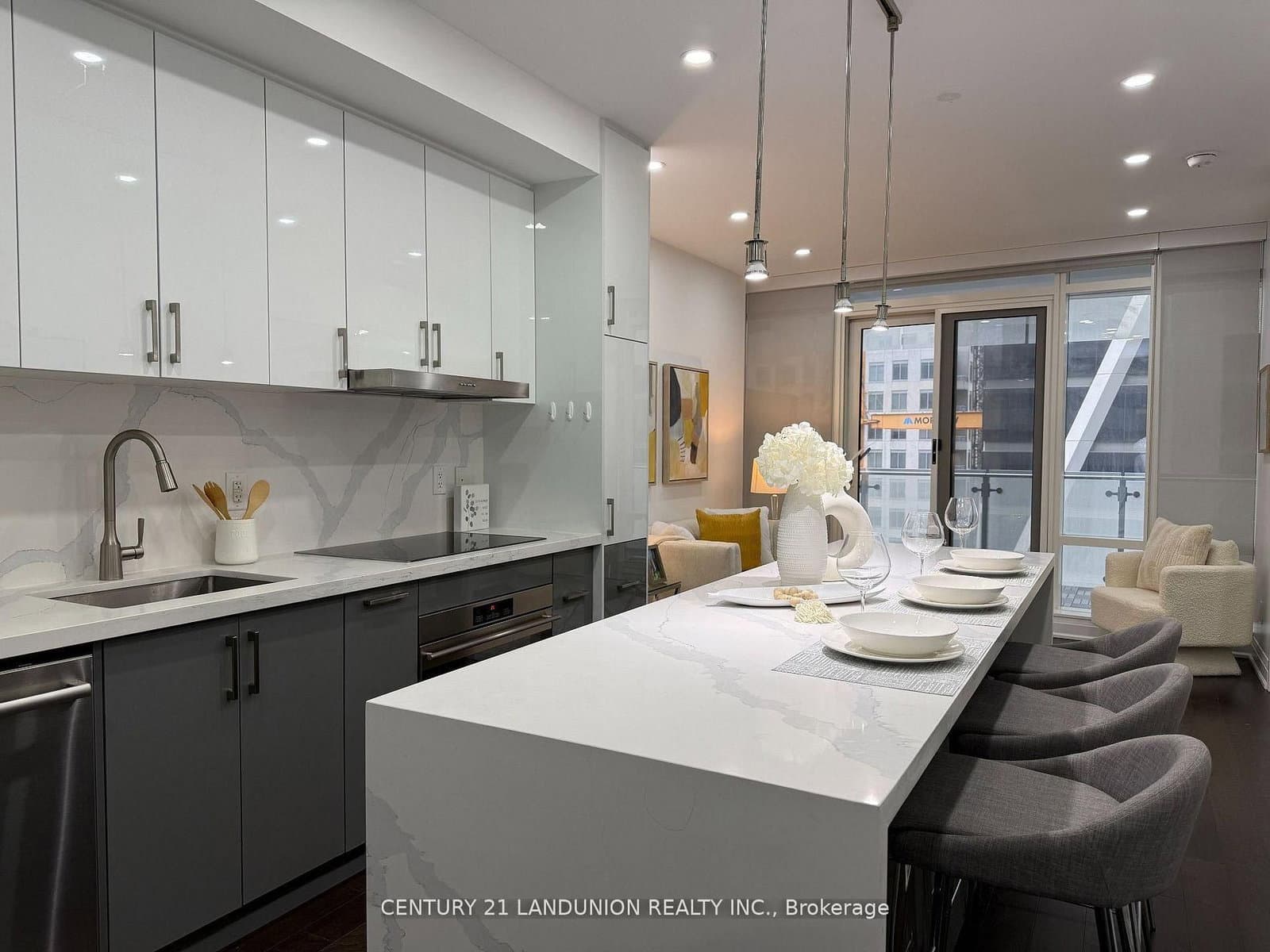 1 Bloor Street E, Unit 1508 thumbnail 8