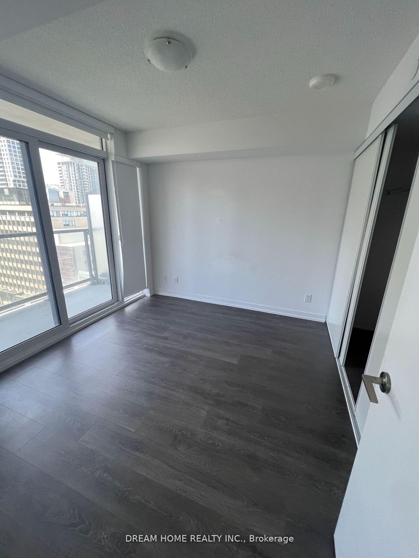 125 redpath Avenue, Unit 1407 thumbnail 4