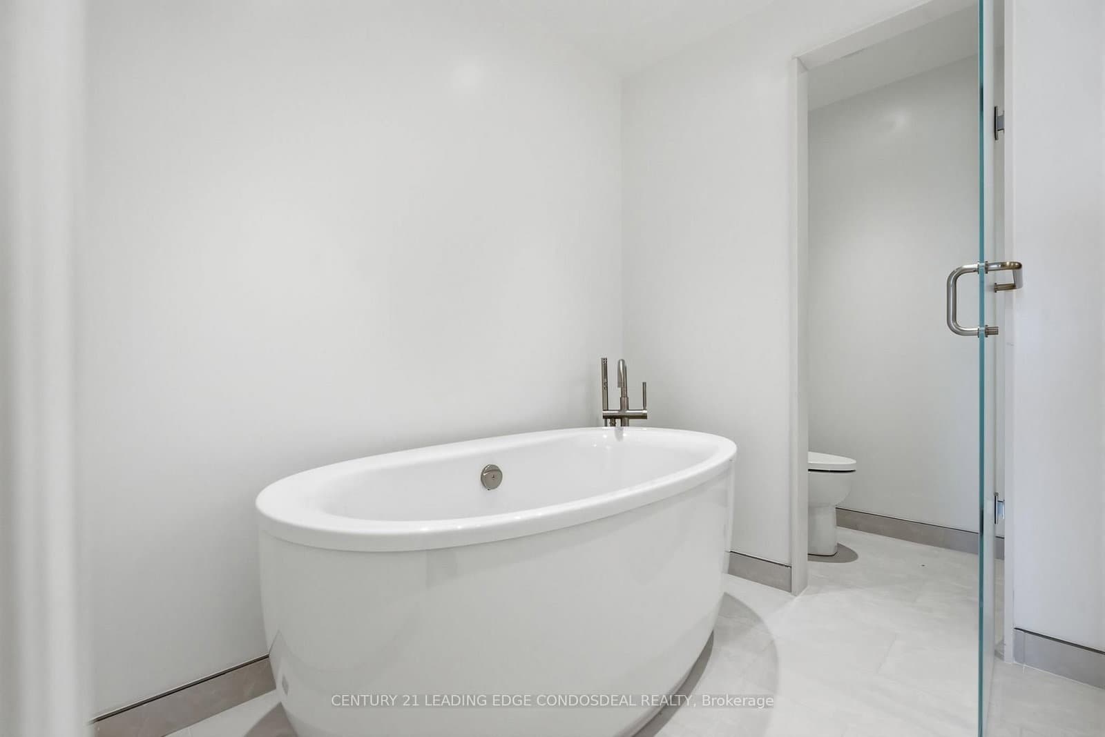 1 Strathgowan Avenue, Unit 503 thumbnail 26