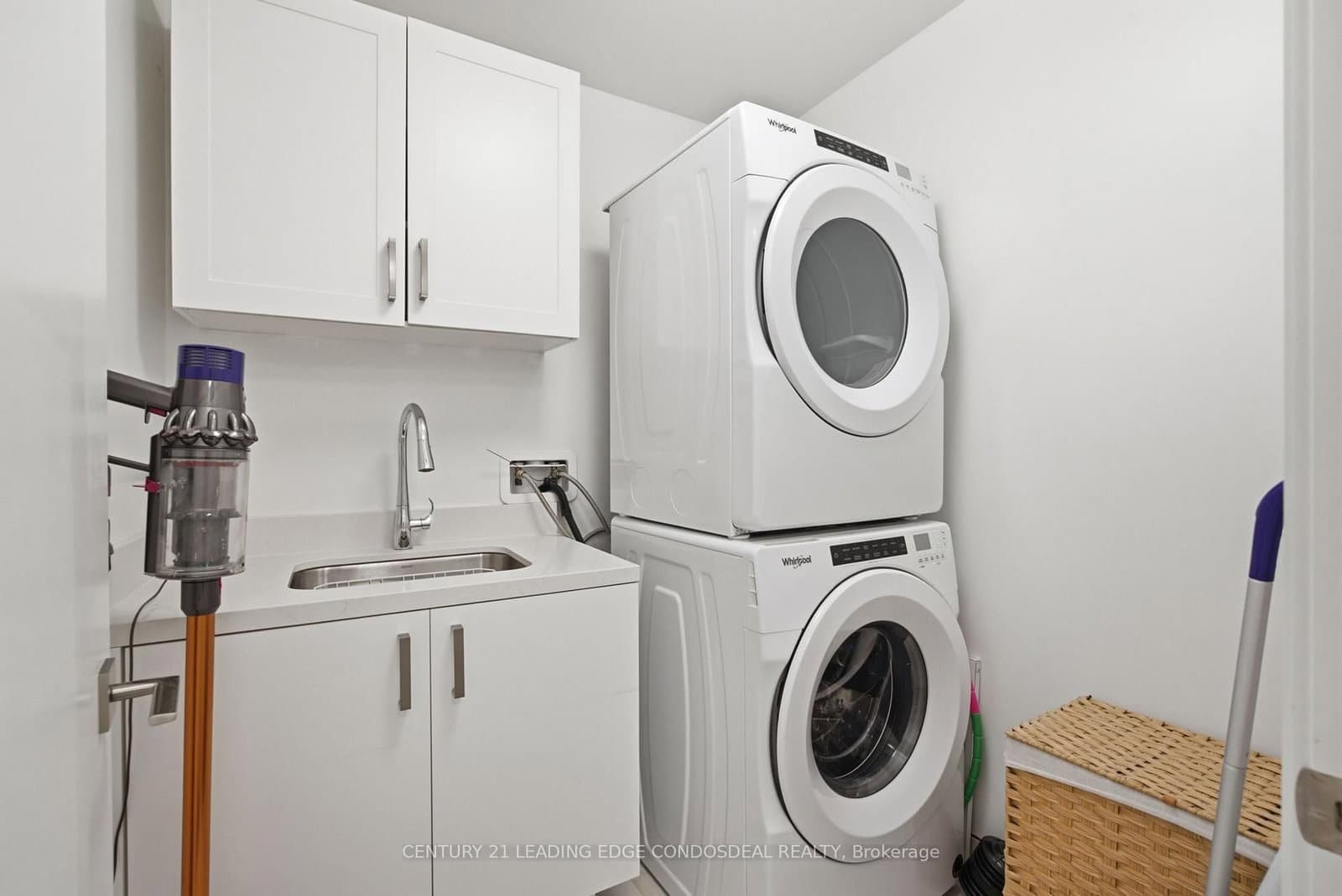 1 Strathgowan Avenue, Unit 503 thumbnail 32
