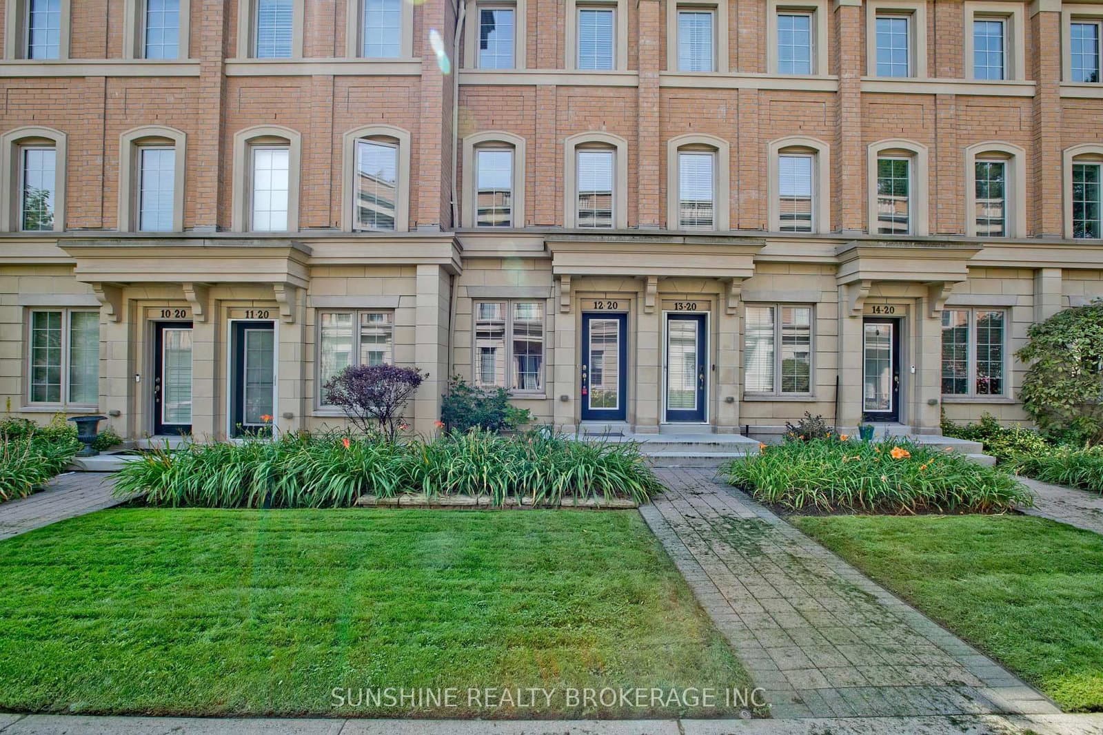 20 Hargrave Lane, Unit 12 thumbnail 4