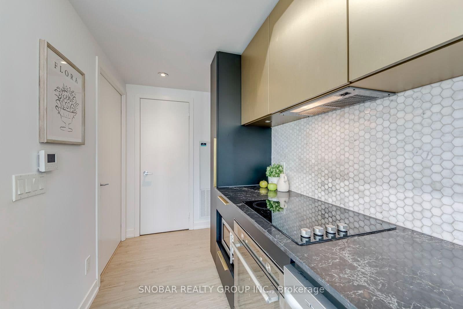 85 Wood Street, Unit 1006 thumbnail 9