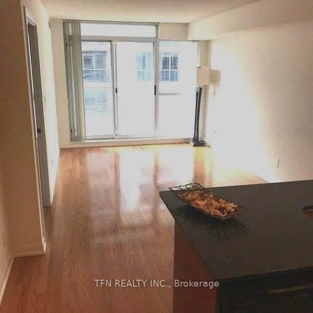 5793 Yonge Street, Unit 806 thumbnail 3