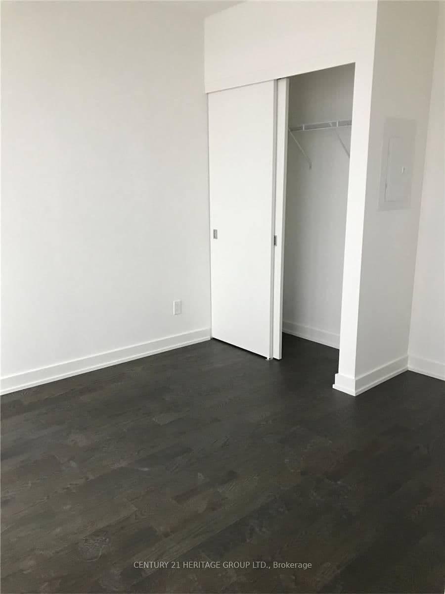 25 Richmond Street E, Unit 1904 thumbnail 11