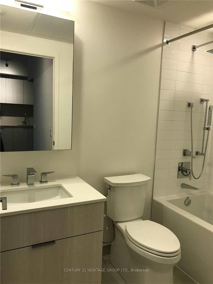 25 Richmond Street E, Unit 1904 thumbnail 13