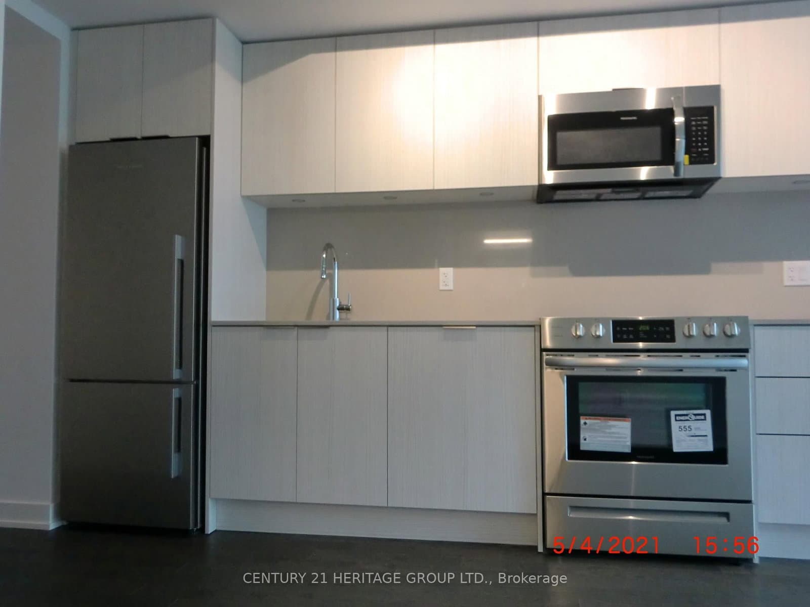 25 Richmond Street E, Unit 1904 thumbnail 6