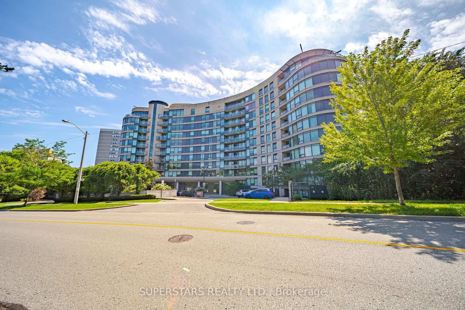 18 Valley Woods Road, Unit 815 - Image 1