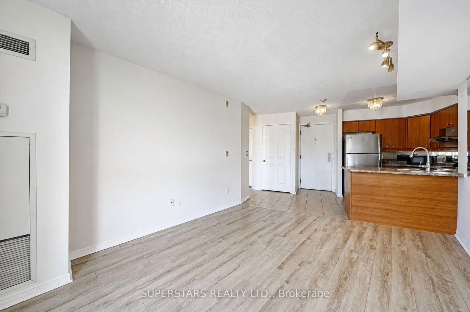 18 Valley Woods Road, Unit 815 thumbnail 10