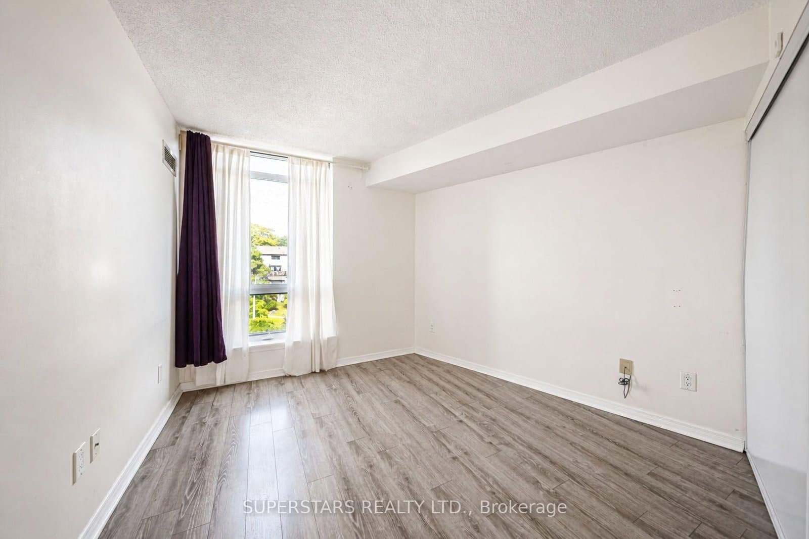18 Valley Woods Road, Unit 815 thumbnail 11