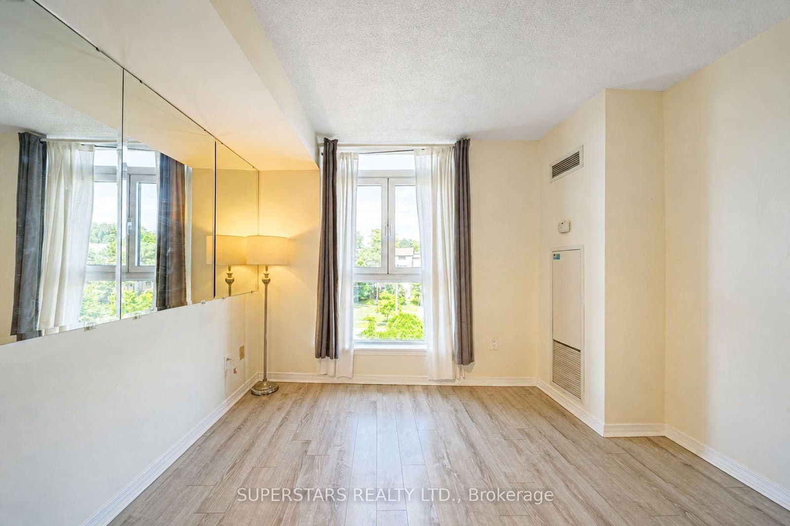 18 Valley Woods Road, Unit 815 thumbnail 14