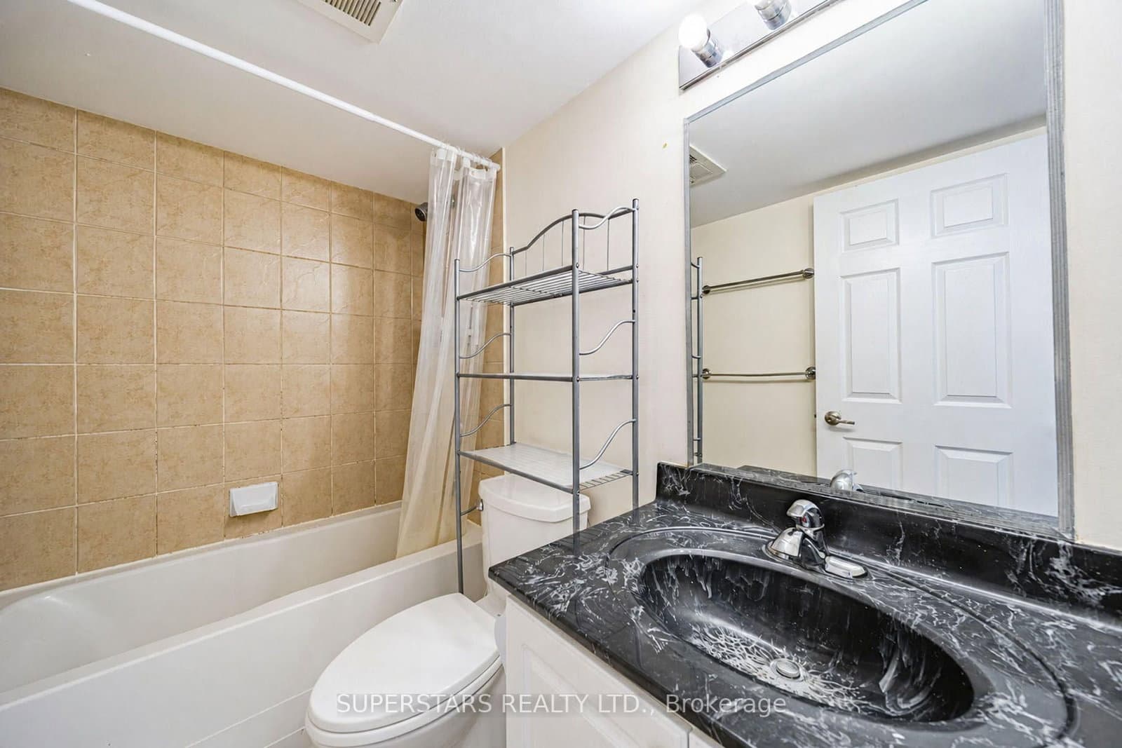 18 Valley Woods Road, Unit 815 thumbnail 15