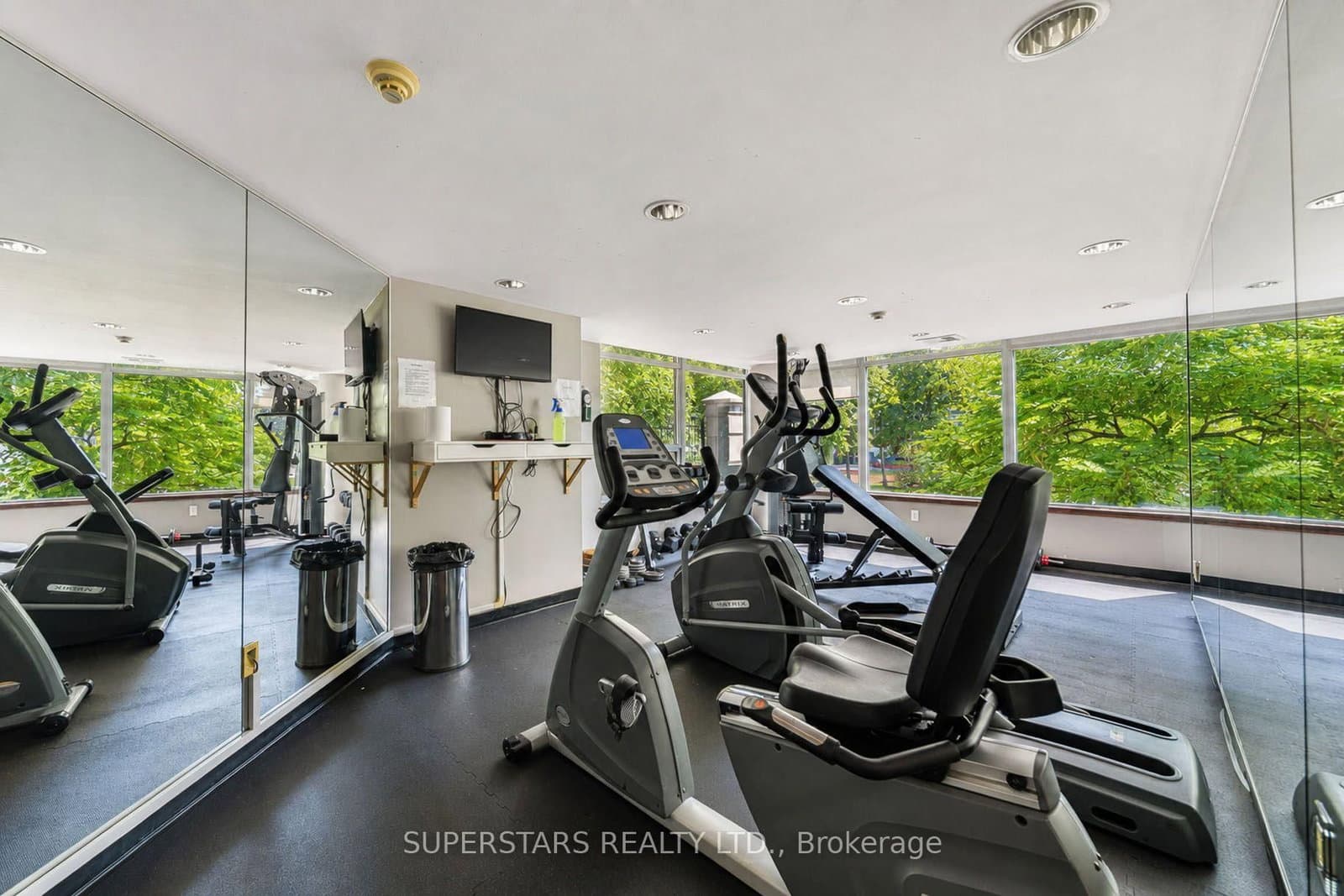 18 Valley Woods Road, Unit 815 thumbnail 17