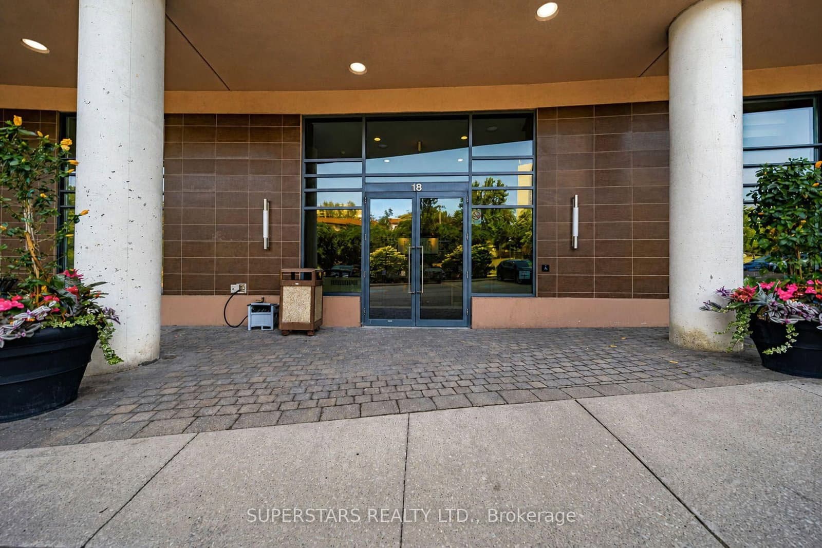 18 Valley Woods Road, Unit 815 thumbnail 20