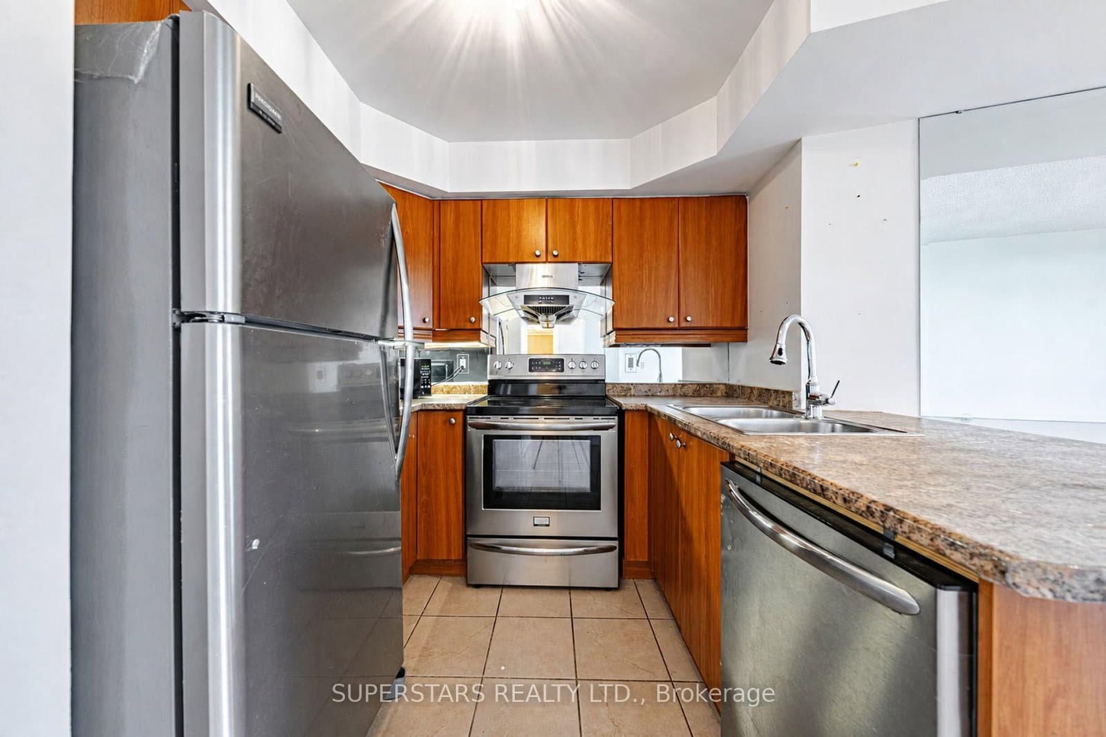 18 Valley Woods Road, Unit 815 thumbnail 5