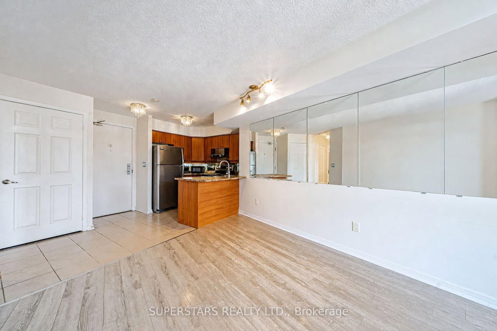 18 Valley Woods Road, Unit 815 thumbnail 9