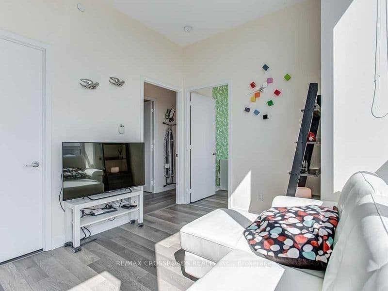5180 Yonge Street, Unit 2405 thumbnail 4