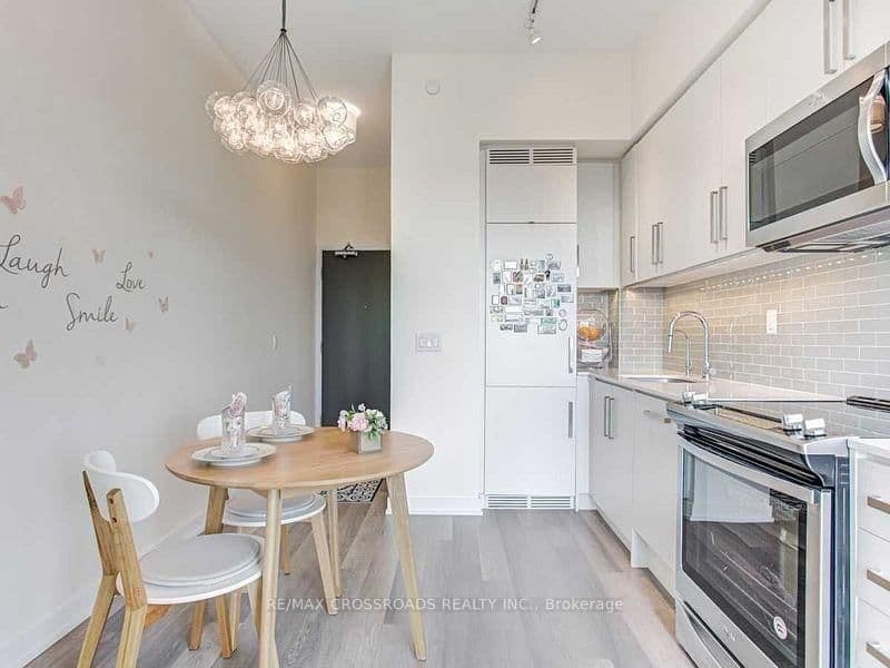 5180 Yonge Street, Unit 2405 thumbnail 8