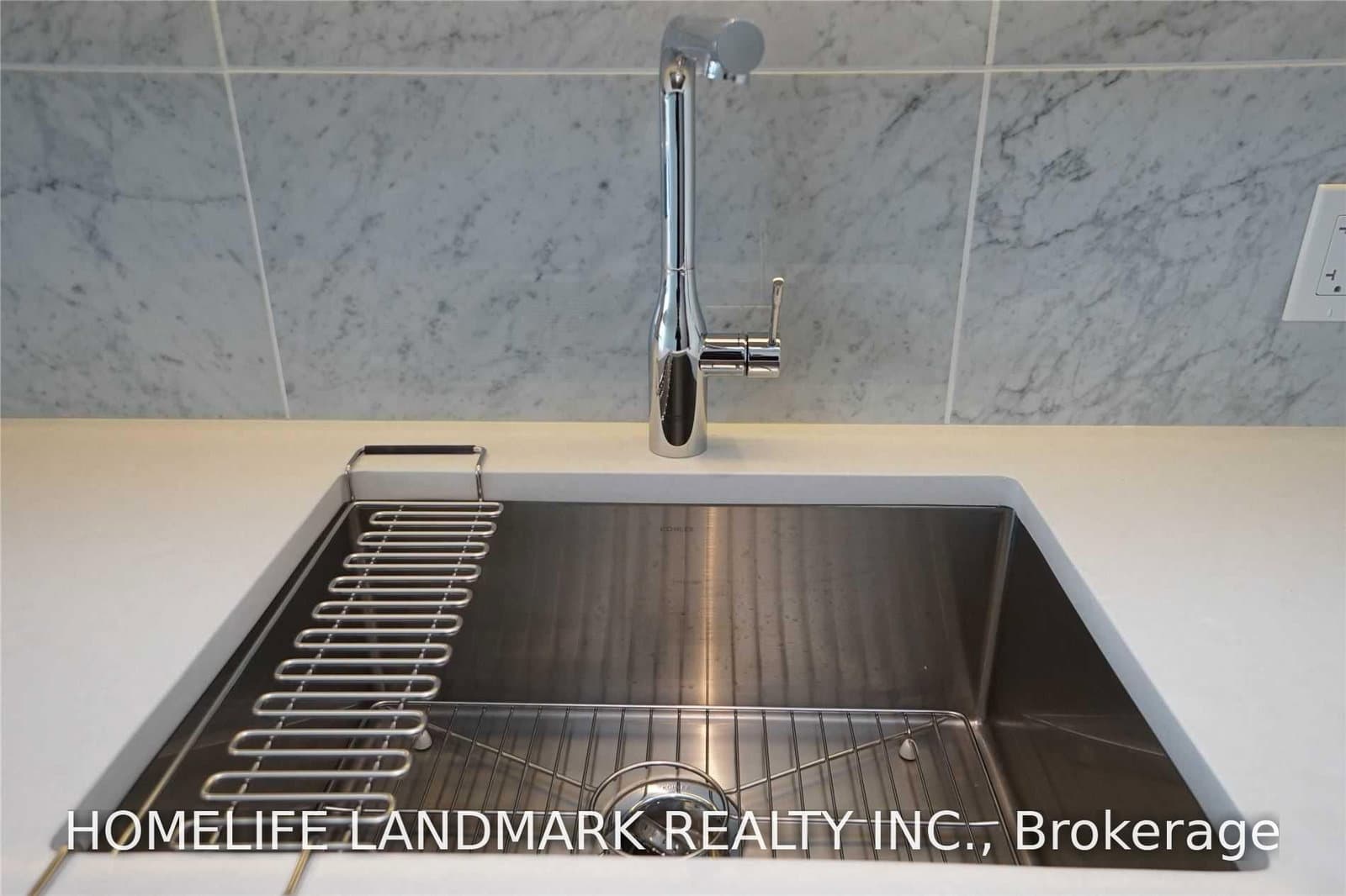 95 Mcmahon Drive, Unit 1605 thumbnail 13
